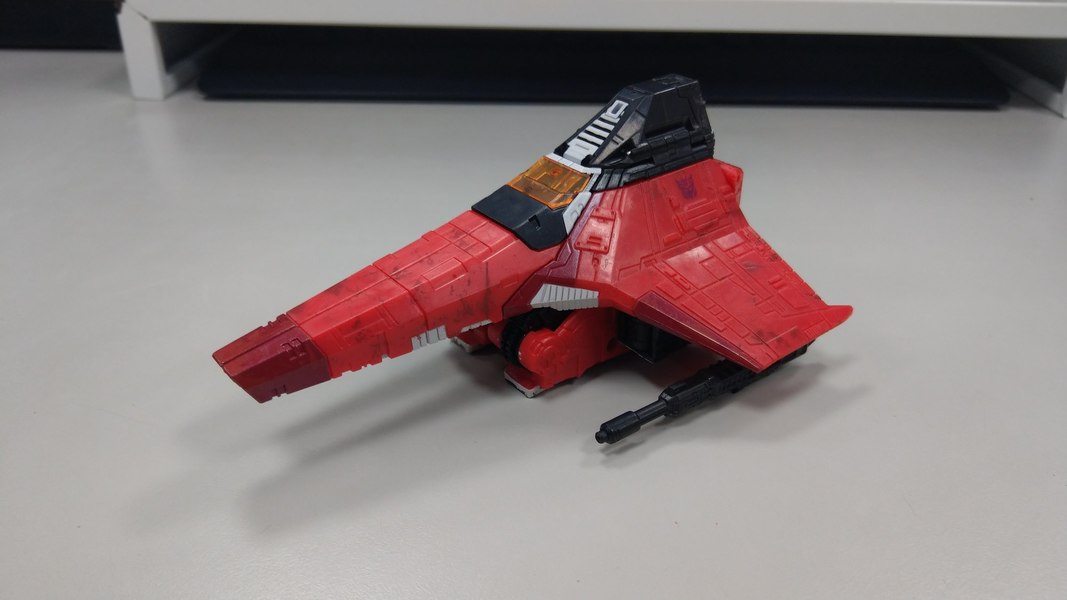 Transformers Generation Selects Red Wing In Hand Images  (20 of 26)